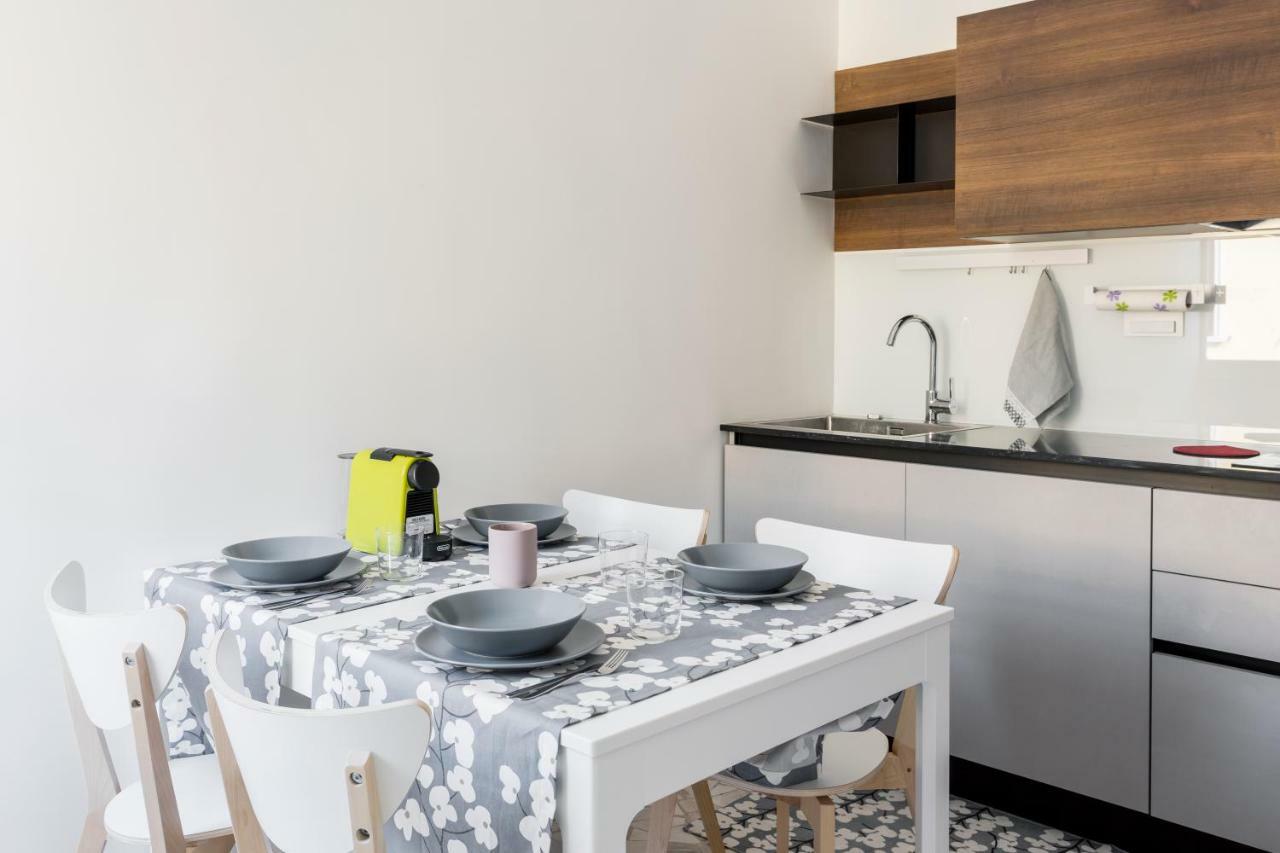 Amazing Apartment With A View Milan Bagian luar foto
