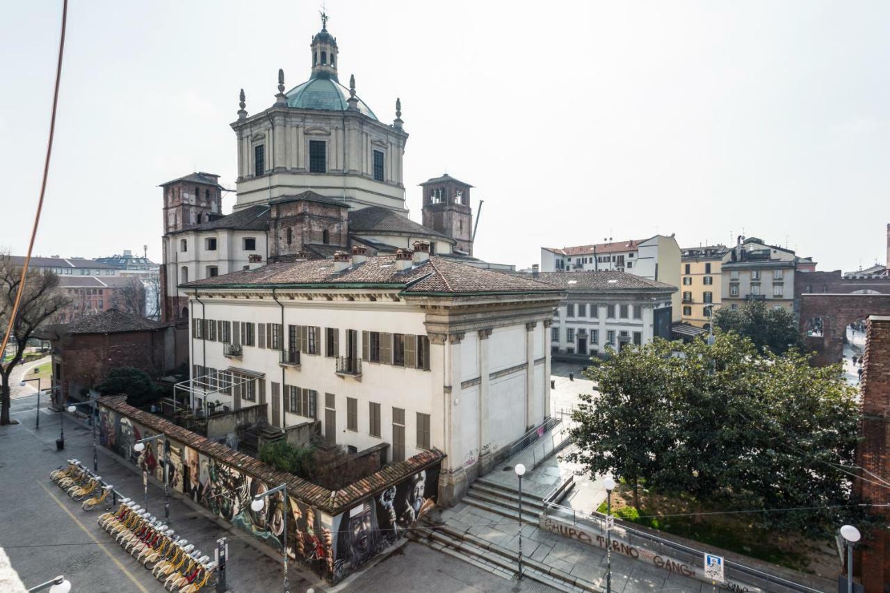 Amazing Apartment With A View Milan Bagian luar foto